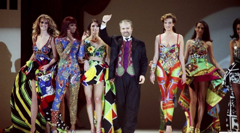 Farfetch устроил самую масштабную продажу вещей Versace