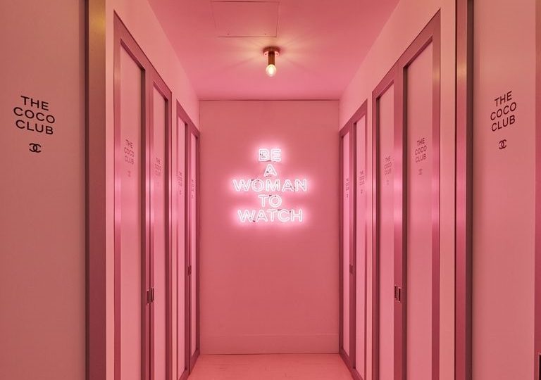 Розовая мечта: как выглядит Coco Club, клуб от Chanel?