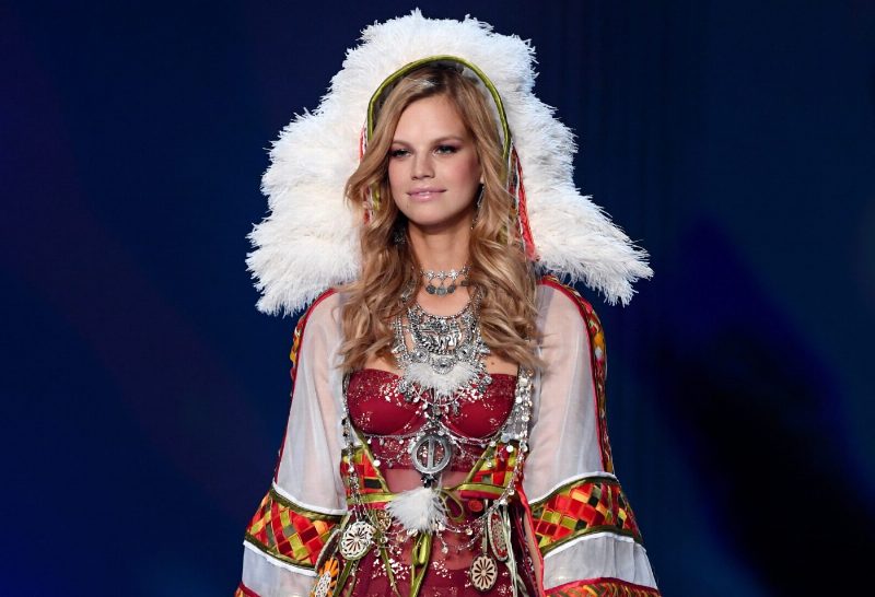 Victoria's Secret снова обвинили в культурной апроприации