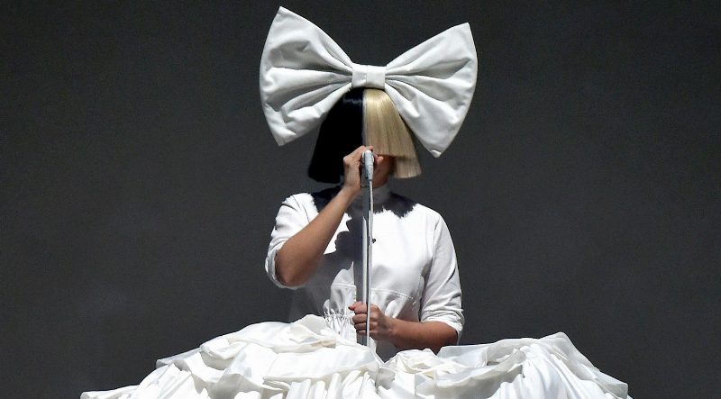 Sia слила свои фото в неглиже, чтобы отомстить