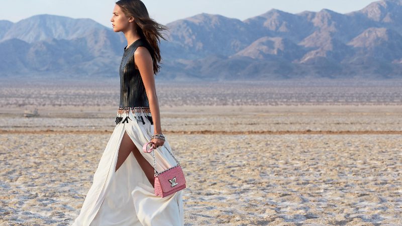 Louis Vuitton создал бота