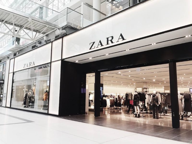 Zara продает свои магазины?