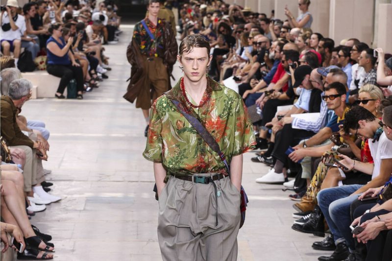 Louis Vuitton запустит фургоны с одеждой