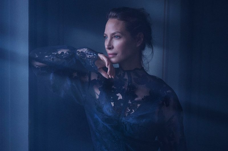 Кристи Тарлингтон стала лицом новой коллекции H&M
