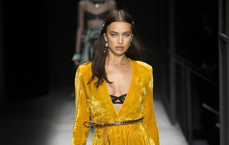 Тигровый принт и шелковые пижамы в коллекции Bottega Veneta FW'18/19