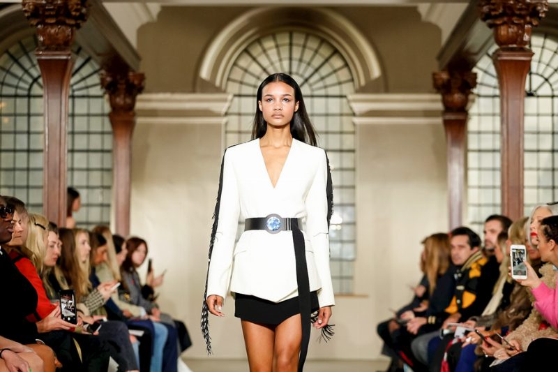 20 лучших образов с показа David Koma FW’18/19