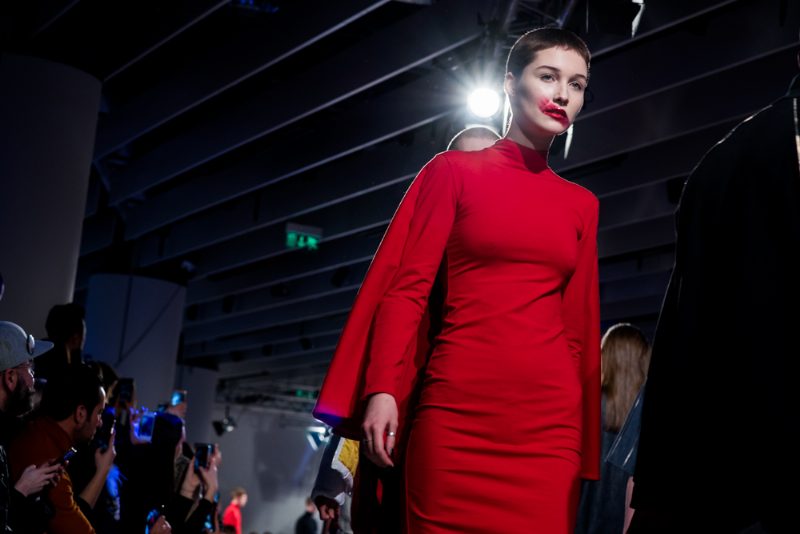 GIBSH FW’18/19: яркие краски и нетронутые локоны