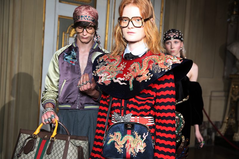 Пригласительные Gucci отсчитывают время до начала показа