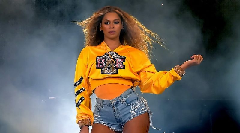 Наряды какого бренда Бейонсе выбрала для выступления на Coachella?