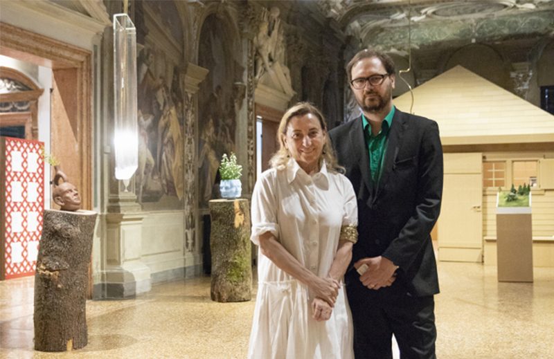 Prada посвятил выставку философам XX века