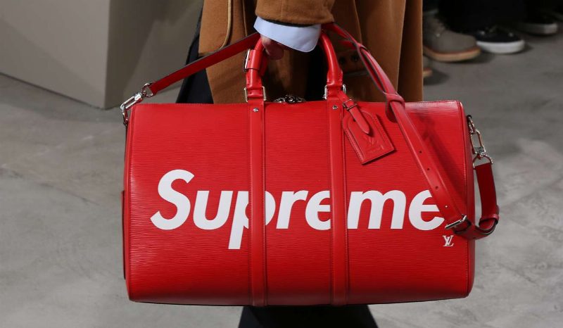 Мужчина представился президентом Supreme и незаконно заключил многомиллионные контракты с китайскими брендами