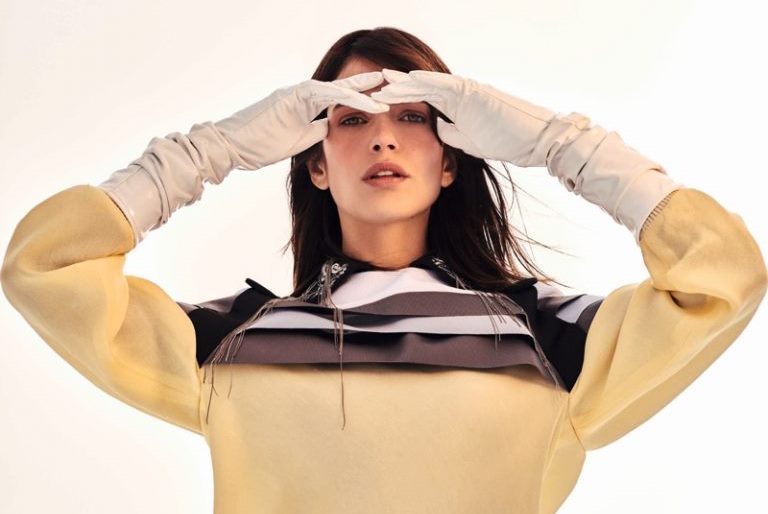 Gallery: Аманда Уэлш в образе лыжницы для бразильского ELLE