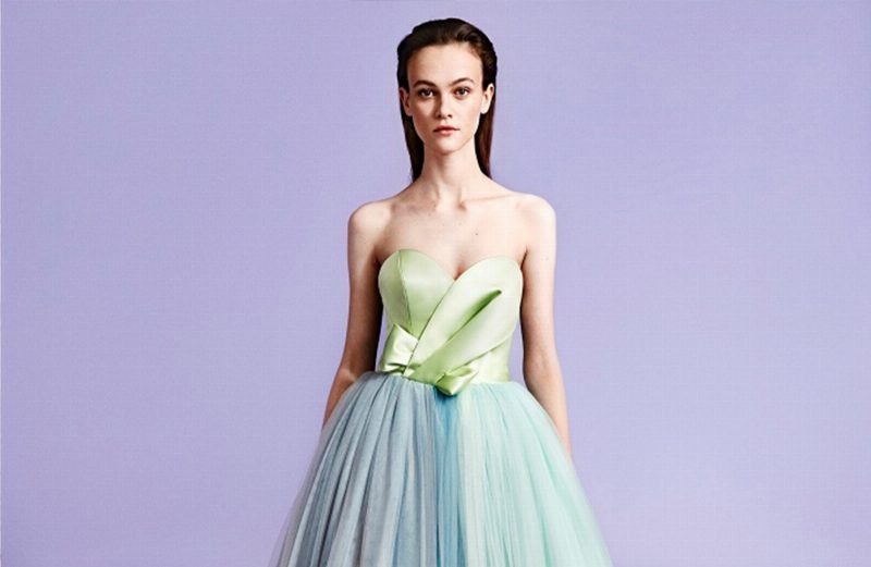Цветочная вышивка, пайетки и пышные юбки в коллекции Viktor & Rolf Resort 2019