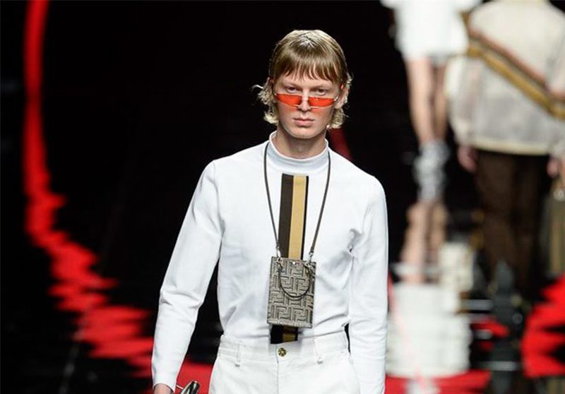 Мистические символы на показе Fendi Menswear SS'18