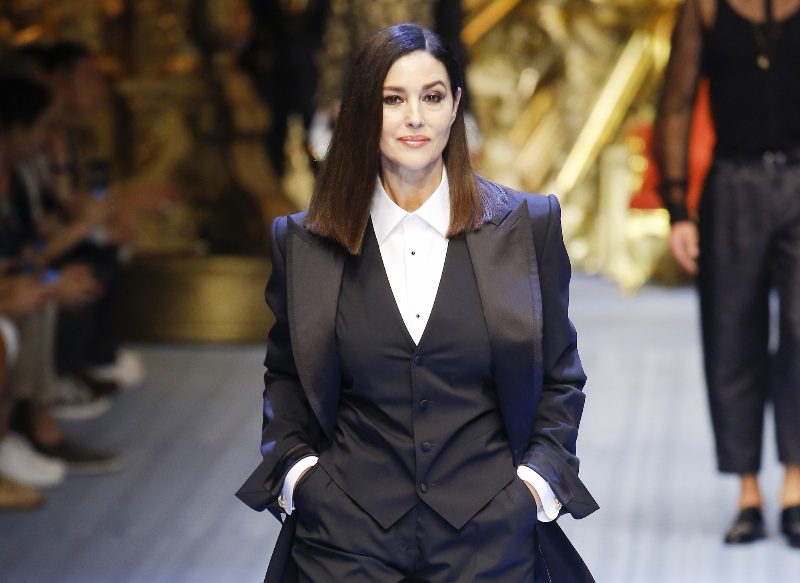 Моника Беллуччи прошлась по подиуму на показе Dolce & Gabbana