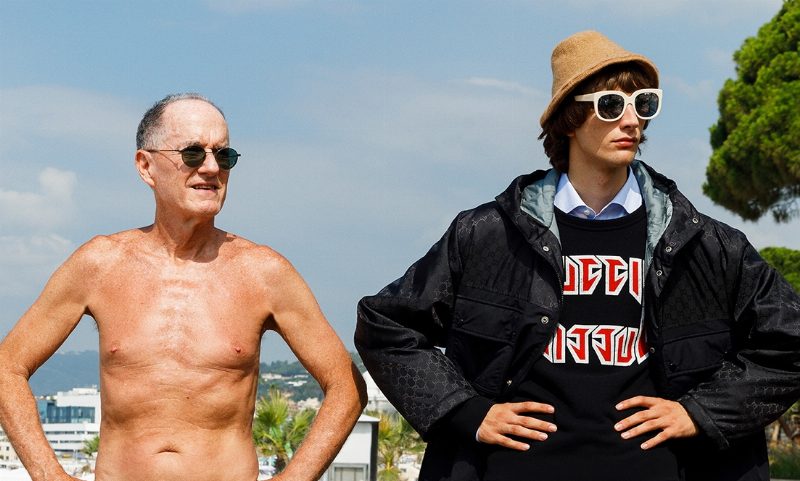 Прохожие на улицах Канн в лукбуке Gucci