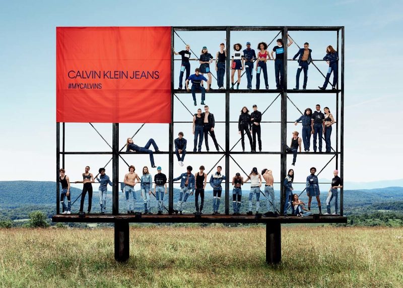 В рекламной кампании Calvin Klein Jeans снялись 36 человек