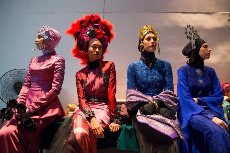 Contemporary Muslim Fashions: мусульманская мода покоряет мир