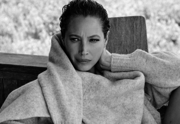 Gallery: 49-летняя Кристи Тарлингтон для Vogue Poland