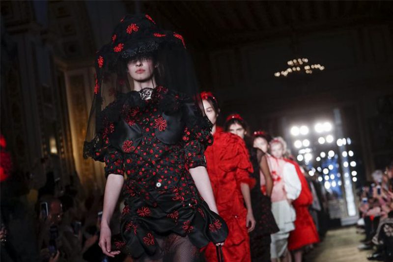 Китайские аристократки на показе Simone Rocha SS'19