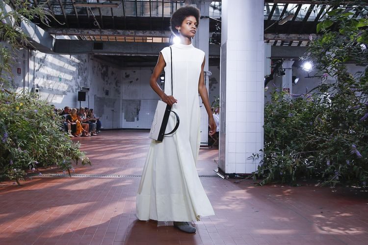 Чувственная простота: коллекция Jil Sander SS'19