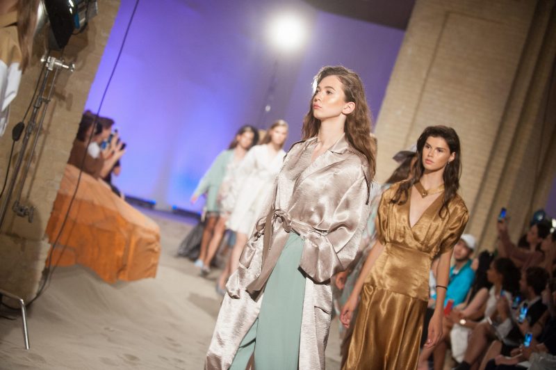 Городская пустыня: коллекция FLOW the Label SS'19 на UFW