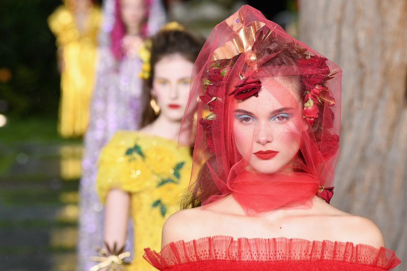 Каким был показ Rodarte SS'19 на нью-йоркском кладбище?