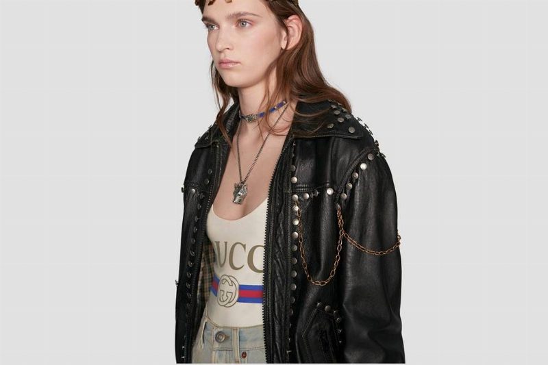 Gucci запретил плавать в купальнике собственного производства