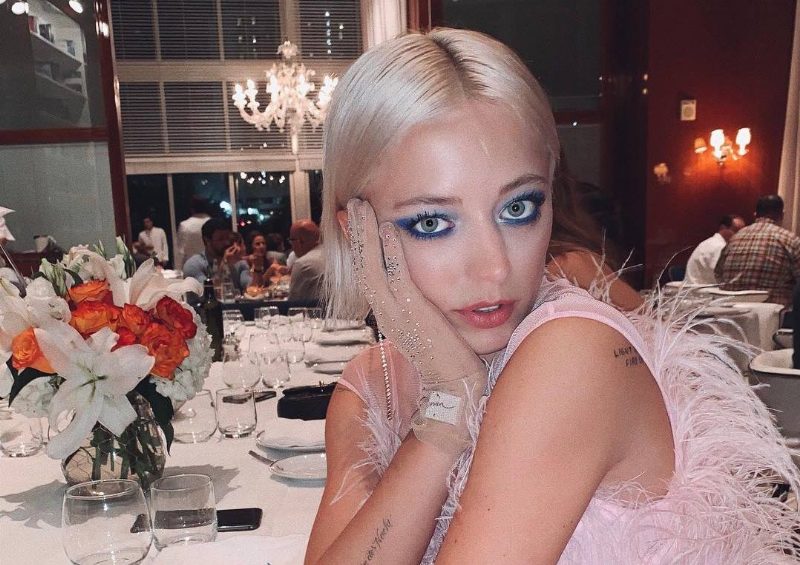 Правнучка Дианы Вриланд в свой день рождения надела платье Omelya T-Dress