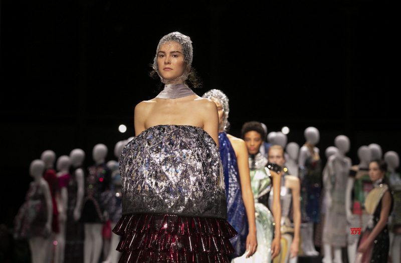 Victoria's Secret создаст коллекцию с брендом Mary Katrantzou