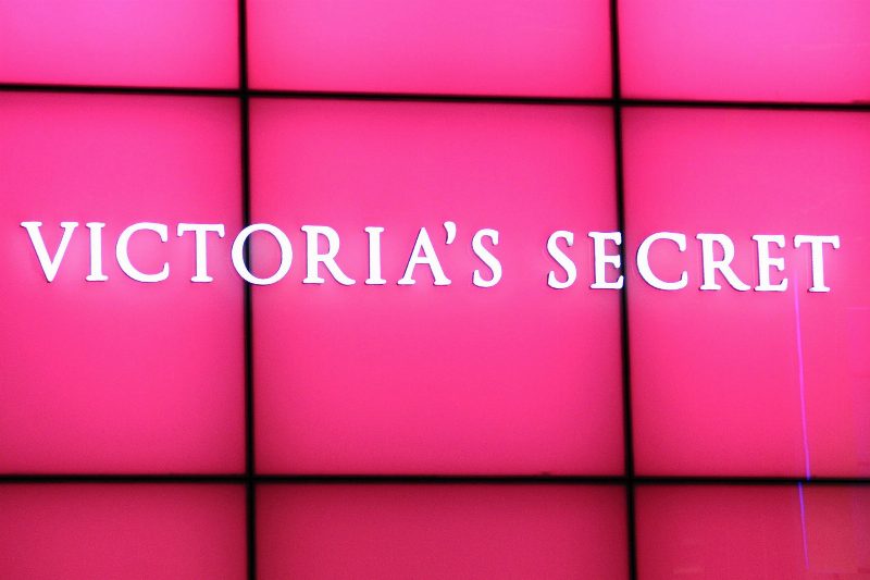 Генеральный директор Victoria’s Secret подала в отставку