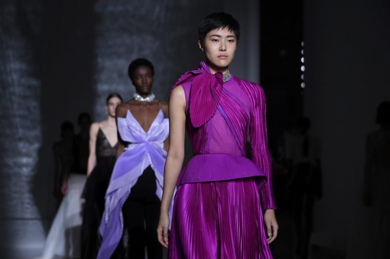 Ода элегантности в beauty-образах показа Givenchy Spring 19 Couture