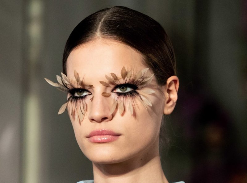 Убийственный взгляд: макияж на показе Valentino Haute Couture SS’19