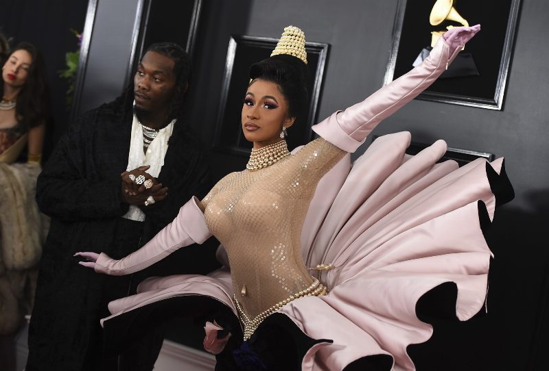 История скандального платья Карди Би на премии Grammy 2019