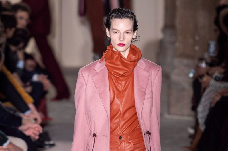 Кожа во всех цветах и интерпретациях на показе Salvatore Ferragamo Fall 2019