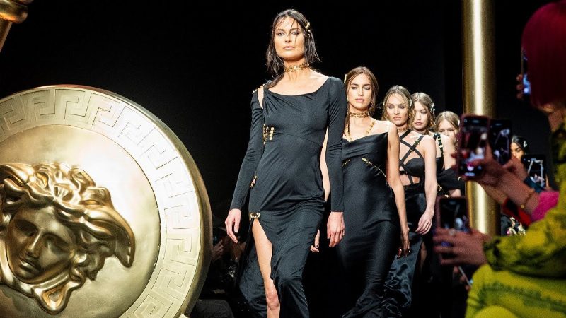 Versace назвал Гонконг и Макао странами. Теперь бренд обвиняют в нарушении суверенитета Китая
