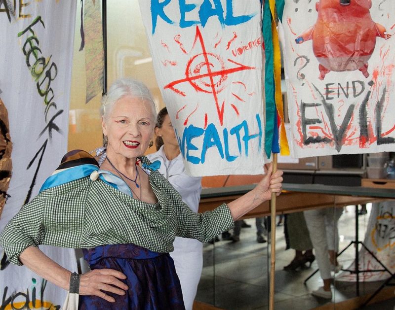Вместо показа Vivienne Westwood выпустил видеоролик, в котором назвал политиков преступниками