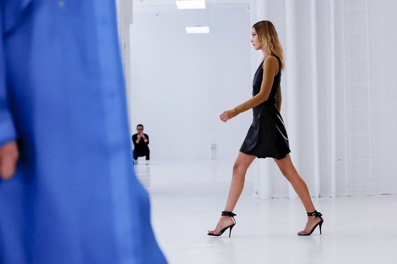 Начнем с основ: показ Helmut Lang на Неделе моды в Нью-Йорке