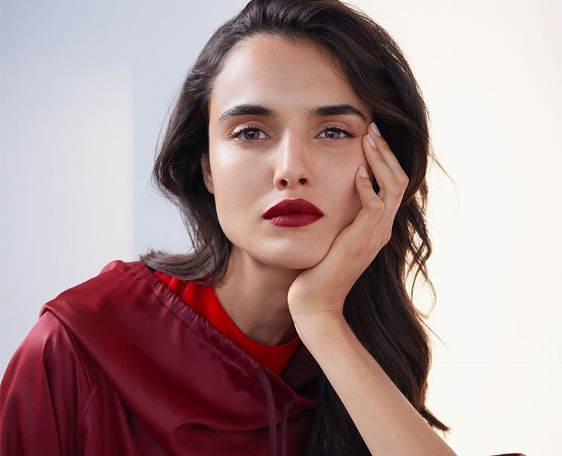 Givenchy выпустил коллекцию праздничной косметики Cross the Red Line
