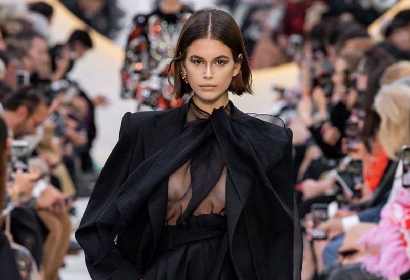Все дело в простоте: показ Valentino на Неделе моды в Париже