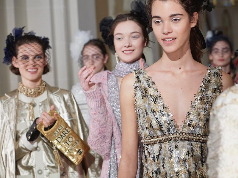 В целях безопасности Chanel переносит показ Métiers d'Art