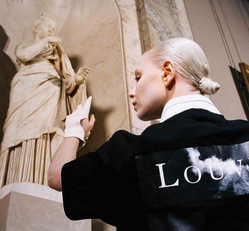 Off-White создал коллекцию в коллаборации с Лувром
