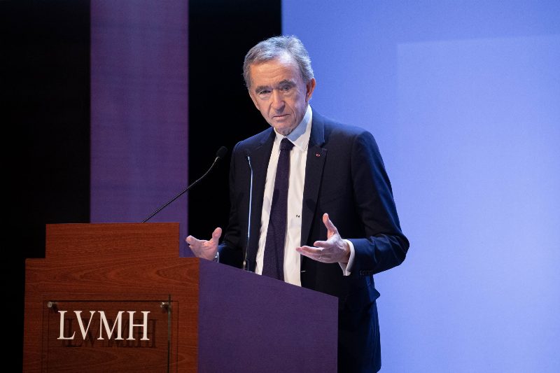 Бернар Арно, генеральный директор LVMH, планирует бороться с подделками