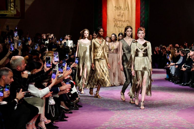 Мария Крация Кьюри проведет круизный показ Dior на своей родине в Италии