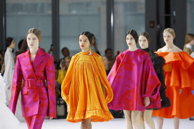 Carolina Herrera FW'20: концепция «широкого жеста» от Уэса Гордона