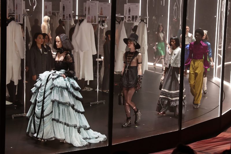 Gucci FW’2020: Алессандро Микеле перенес бэкстейдж на подиум