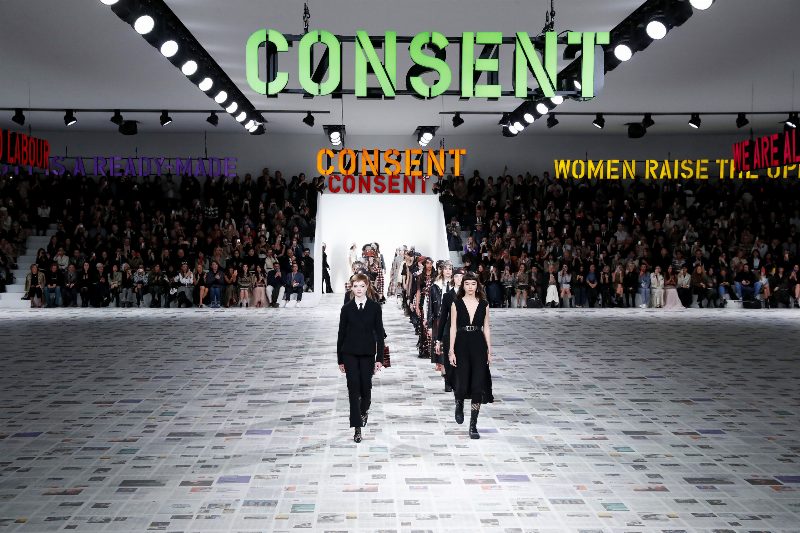 Dior FW'2020: женская любовь — неоплачиваемый труд