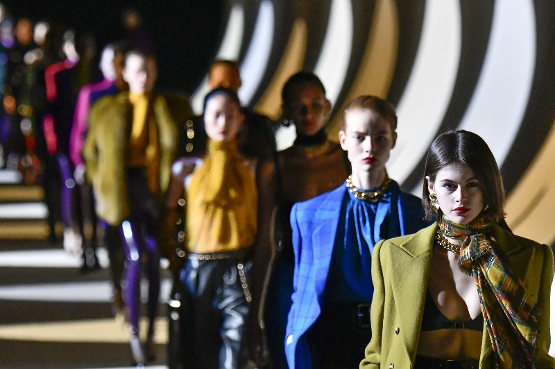 Saint Laurent FW'2020: мастерская работа Ваккарелло с архивами модного Дома