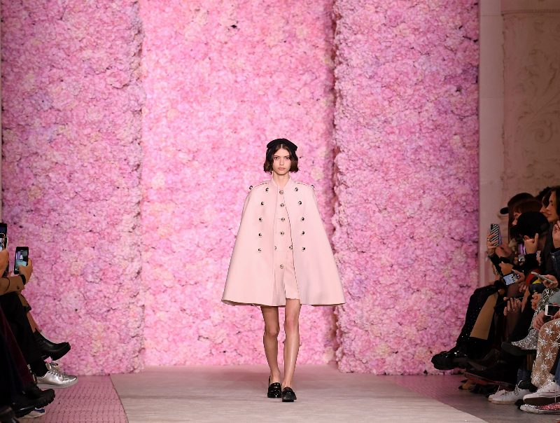 Giambattista Valli FW'2020: стиль гарсон и любовь к парижанкам