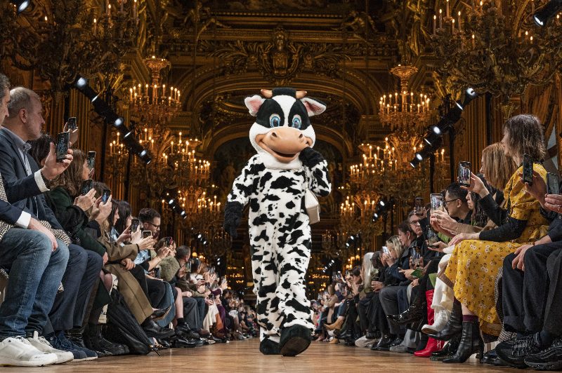 Stella McCartney FW'2020: бренд компенсировал выбросы углекислого газа еще до начала шоу
